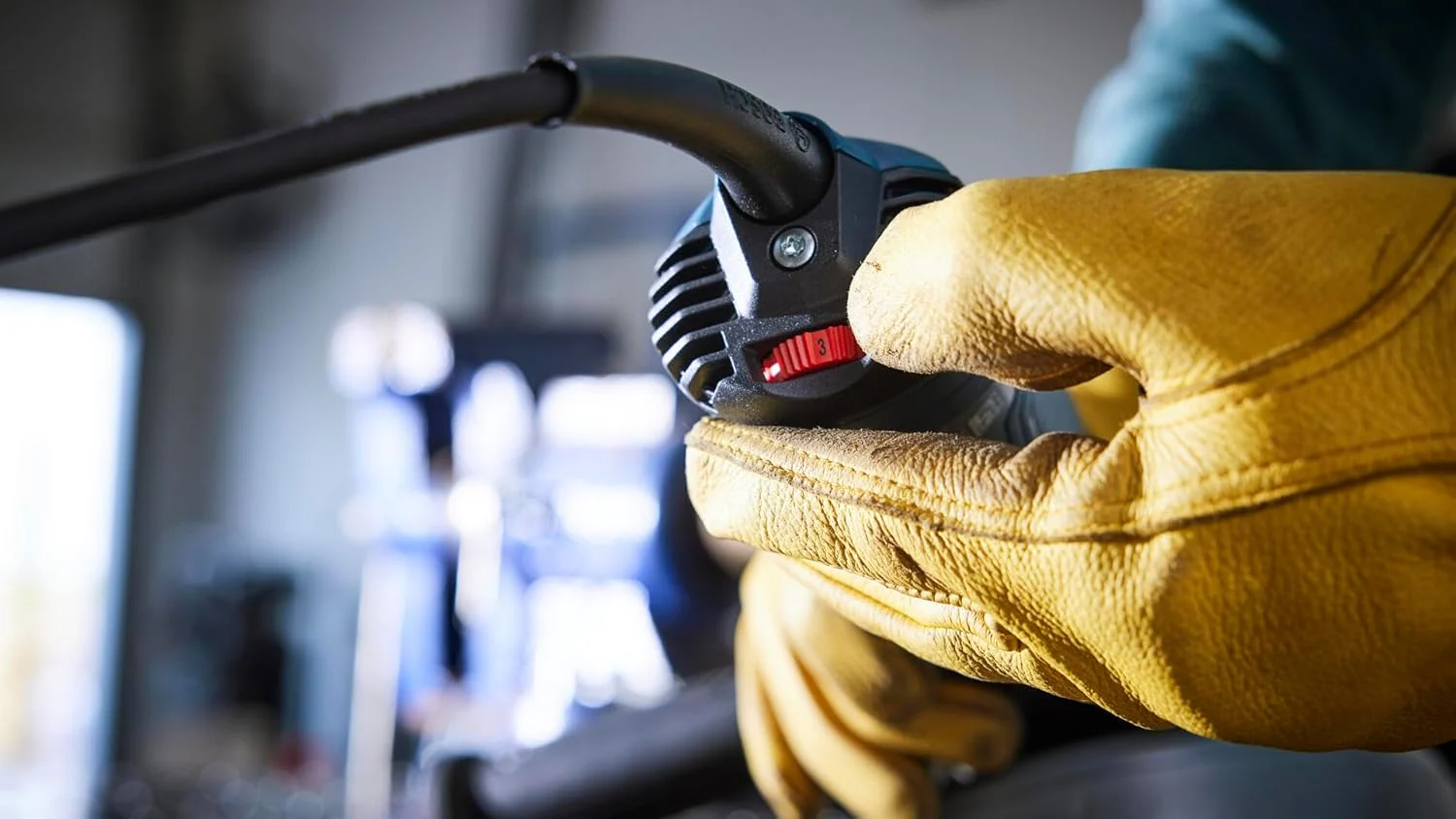 BOSCH GWS14-60, 6 In. Angle Grinder with Slide Switch Compact Powerful, and Ergonomic for Grinding and Cutting Applications - Image 7