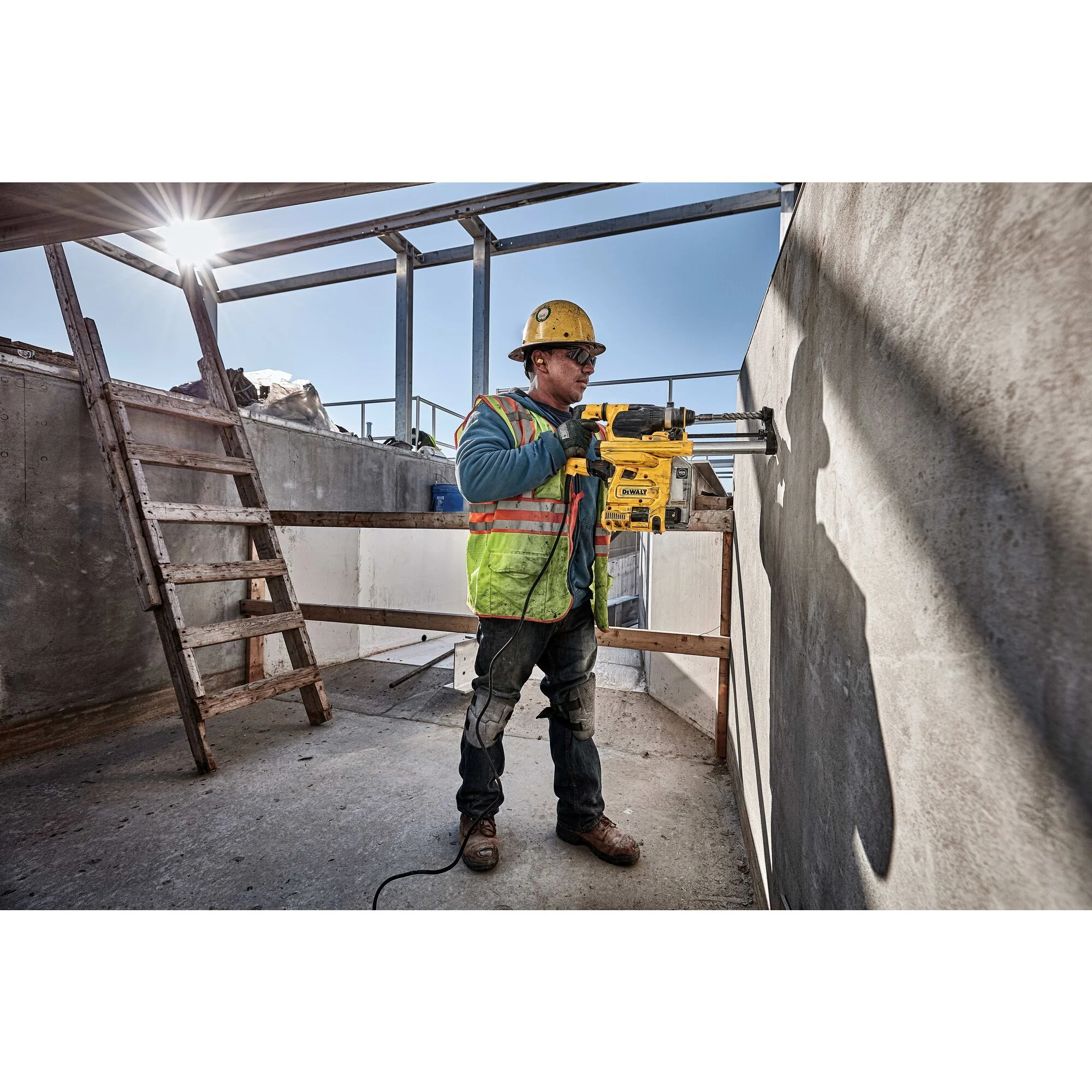 DEWALT D25333KDH, 1-1/8'' SDS Plus L Shape with SHOCKS and Dust Extractor - Image 3