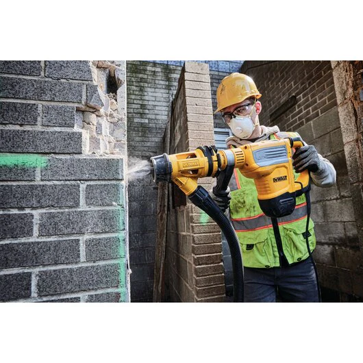 DEWALT D25614K, 1-3/4'' SDS MAX Combination Rotary Hammer Kit - Image 2