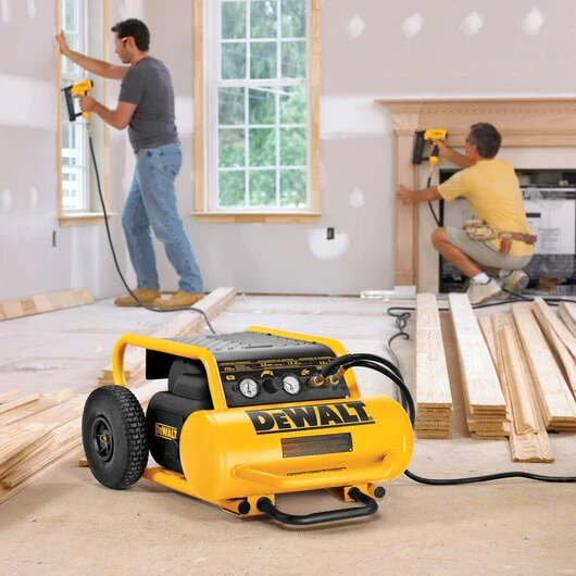 DEWALT D55146, 1.6 HP Continuous, 200 PSI, 4.5 Gallon Compressor - Image 5
