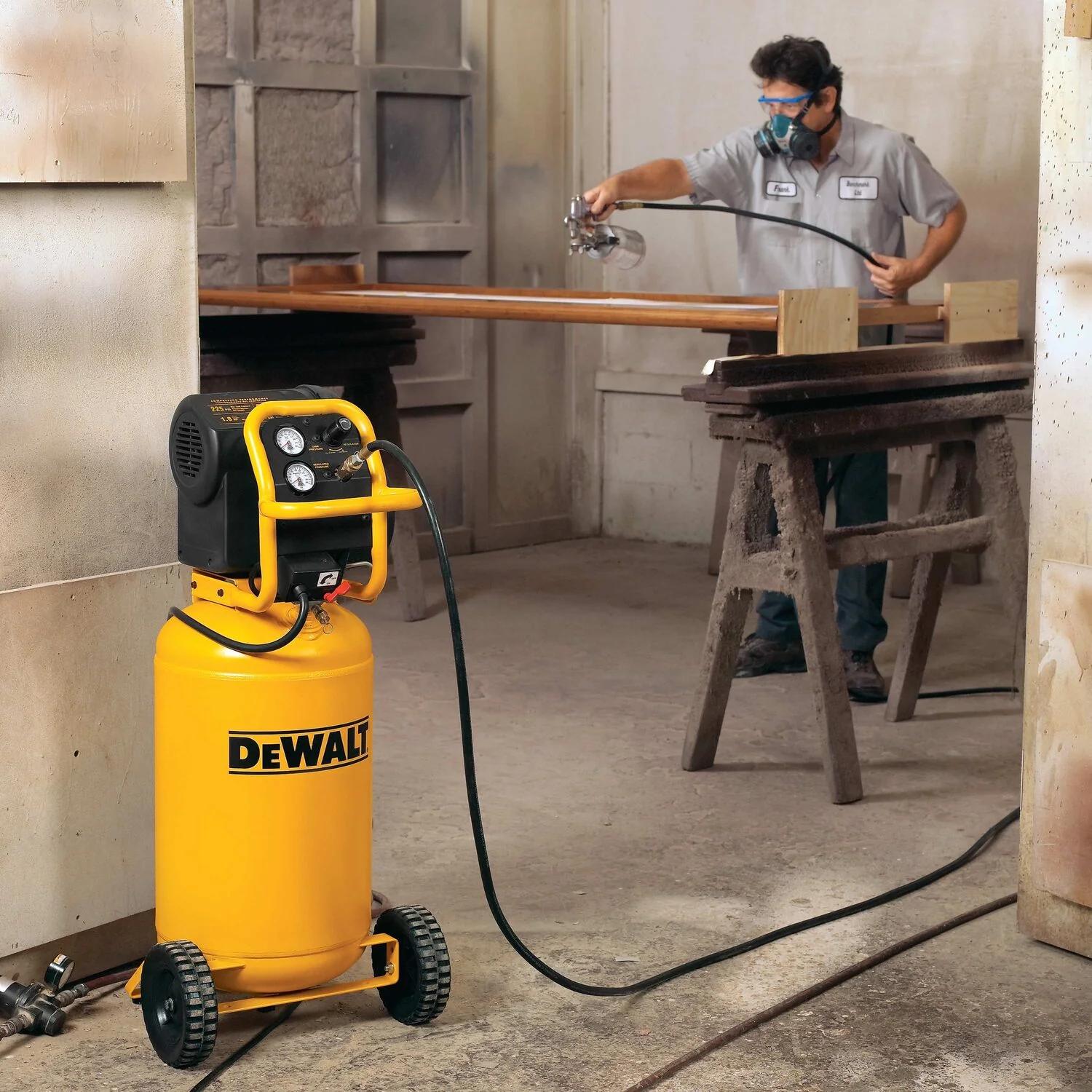 DEWALT D55168, 1.6 HP Continuous - 200 PSI - 15 Gallon Workshop Compressor - Image 4