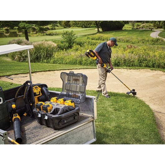 DEWALT DCB116, 40V MAX 6-Pack Charging Station - Image 5