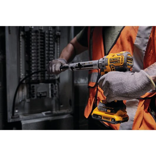 DEWALT DCE151B, 20V MAX XR Cable Stripper (Tool Only) - Image 2