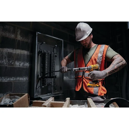 DEWALT DCE151B, 20V MAX XR Cable Stripper (Tool Only) - Image 3