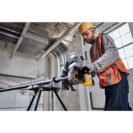 DEWALT DCE700X2K,60V MAX FLEXVOLT Pipe Threader Kit w/Die Heads - Image 6