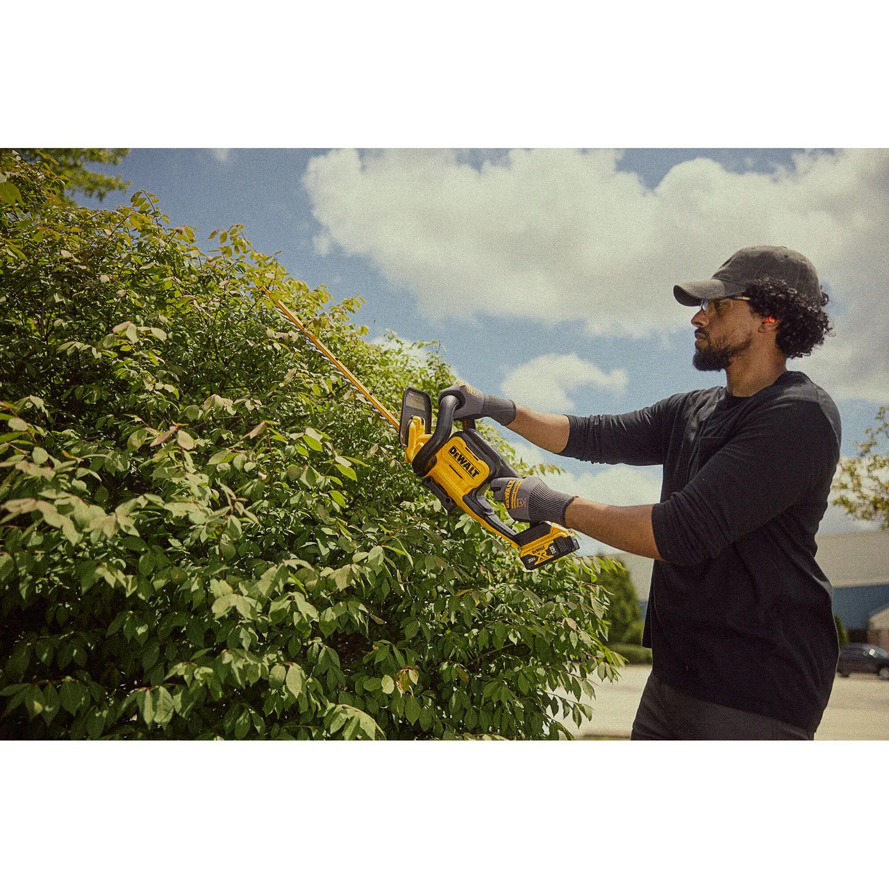 DEWALT DCHT821P1, 20V Hedge Trimmer Kit W/5.0Ah - Image 6
