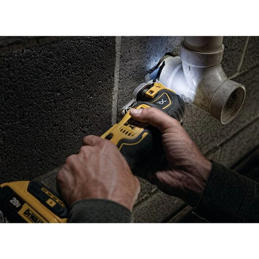 DEWALT DCS355D1, 20V MAX Li-Ion Oscillating Multi Tool Kit - Image 4