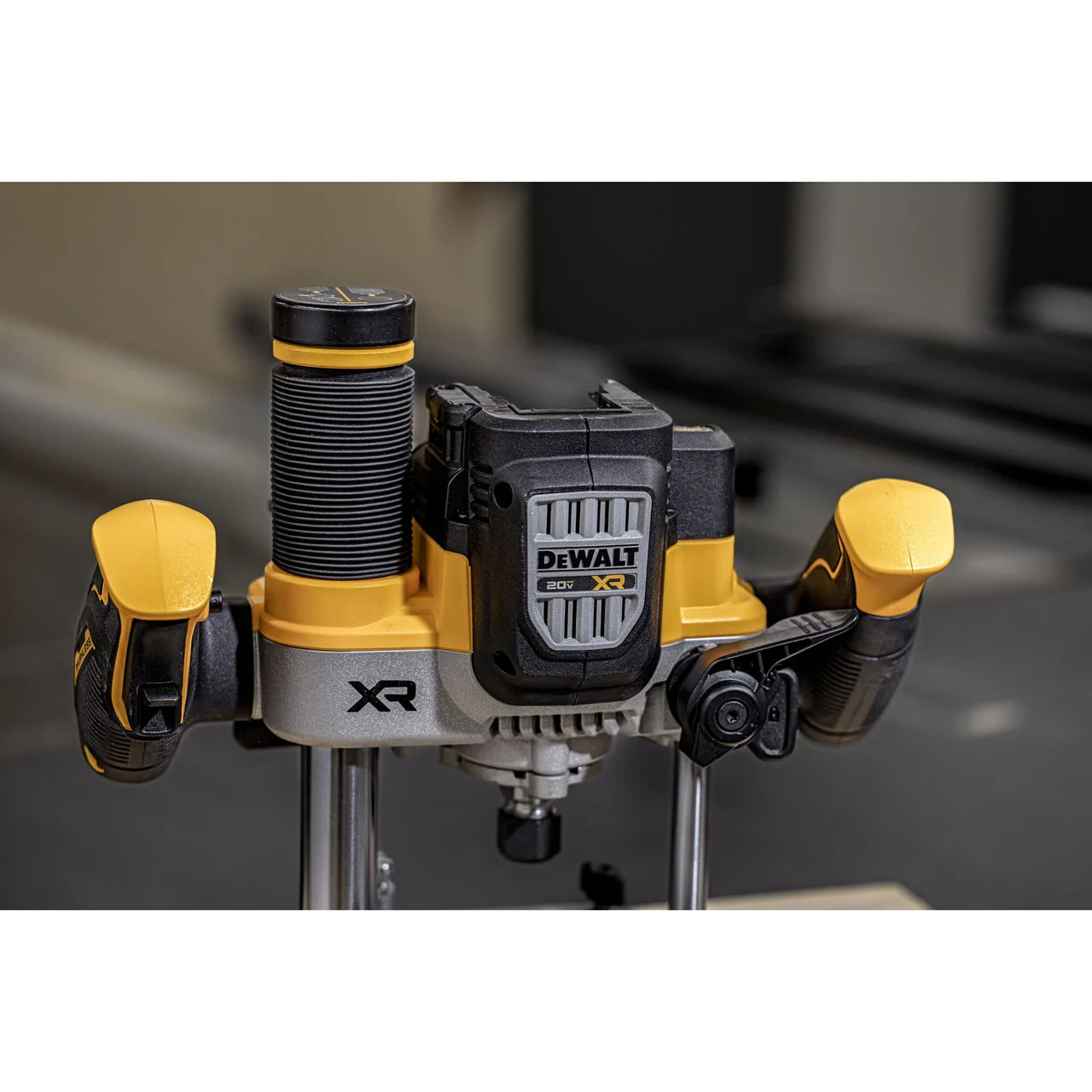 DEWALT DCW620B, 20V MAX XR 2-1/4in Peak HP Plunge Router (Bare Tool) - Image 5