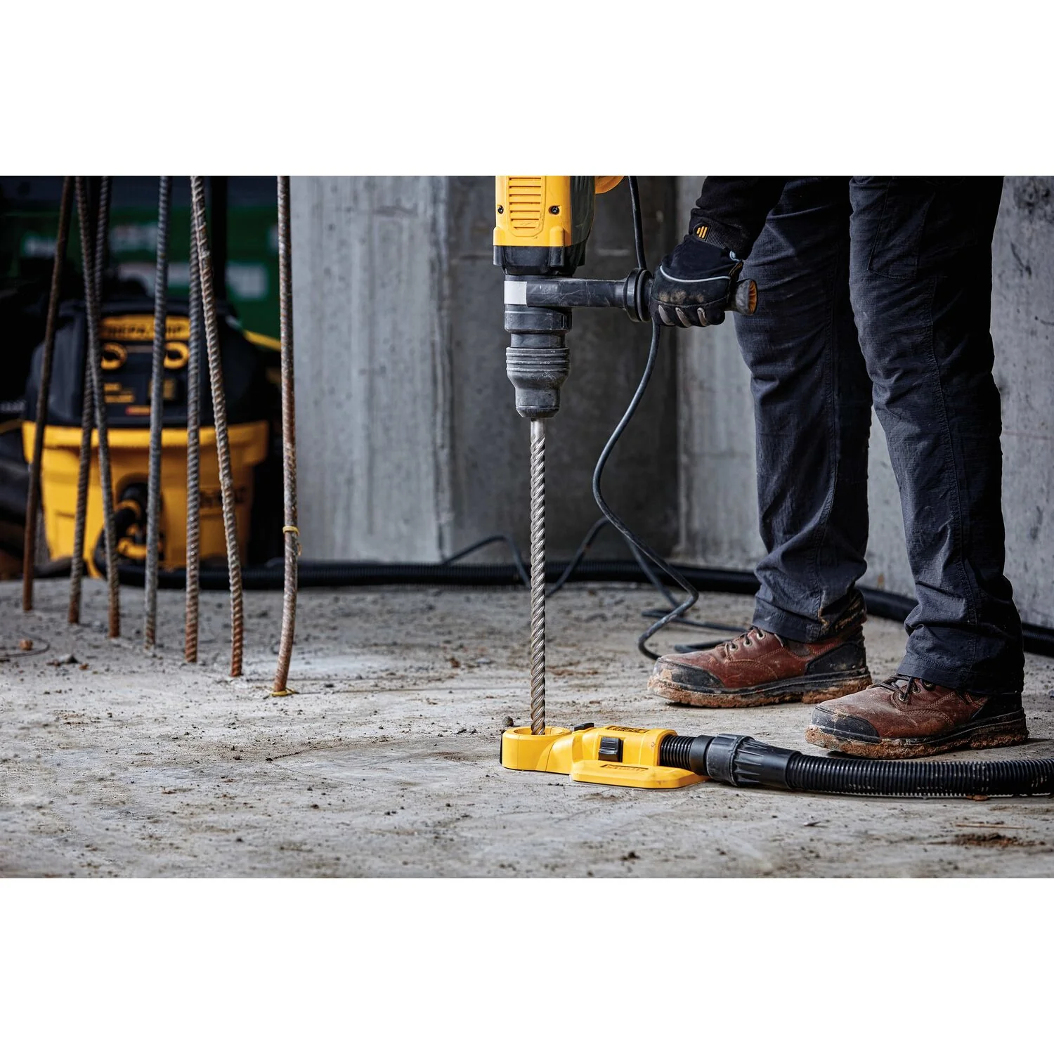 DEWALT DW5822, 1-1/8'' x 18'' x 22-1/2'' SDS Max High Impact Carbide 4-Cutter Drill Bits (sold/ea) - Image 3