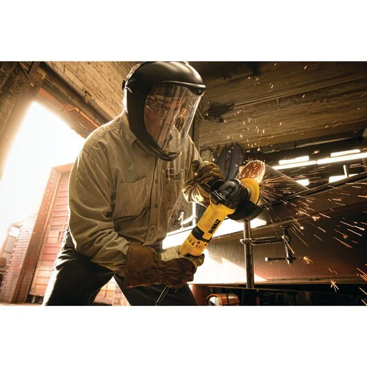 DEWALT DWE43140, 6'' (150mm) High Performance Slide Switch Grinder - Image 3