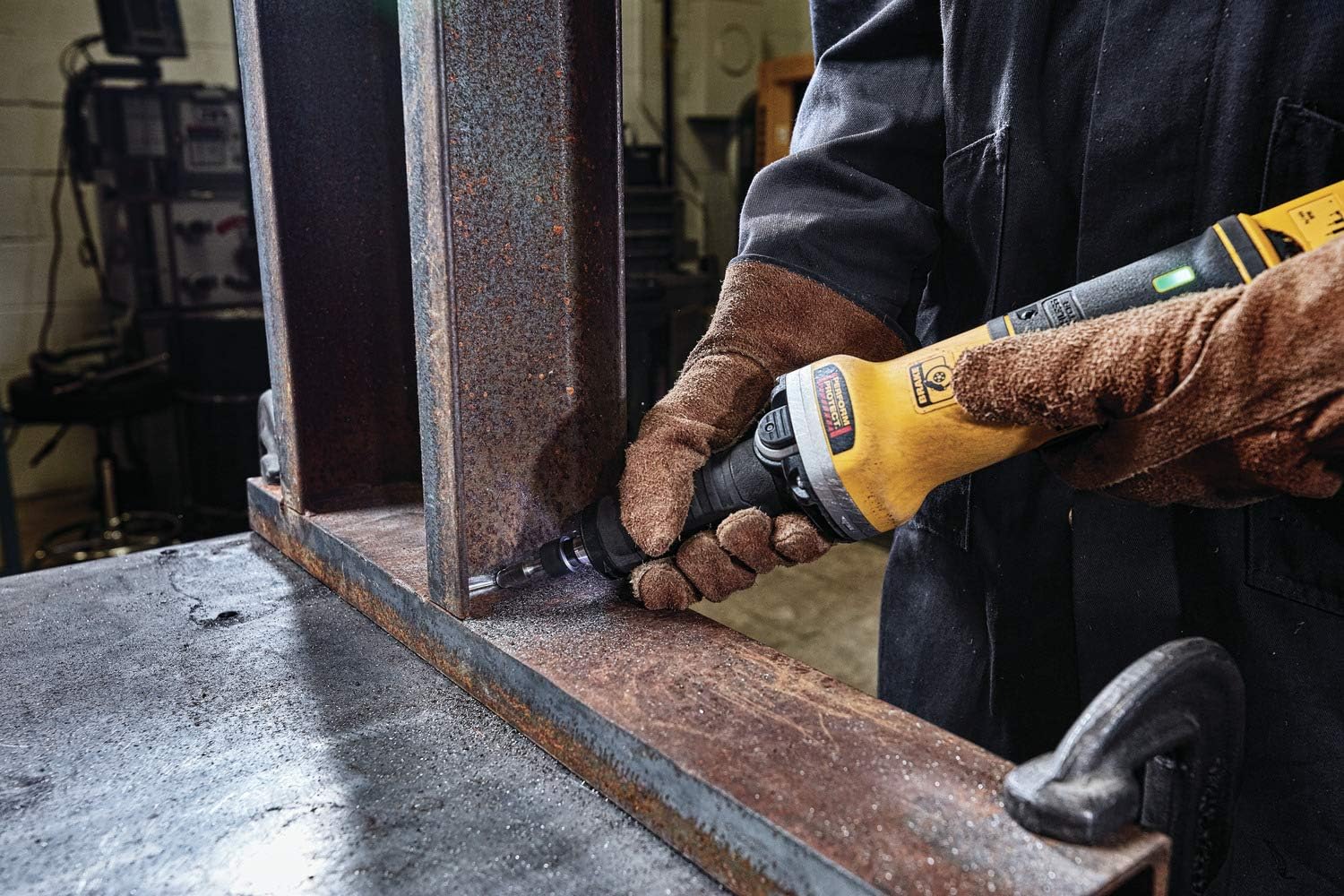 DEWALT DWE4997VS,  2" BRUSHLESS VARIABLE SPEED PADDLE SWITCH DIE GRINDER 7,500-25,000 WITH LOCK-ON - Image 10