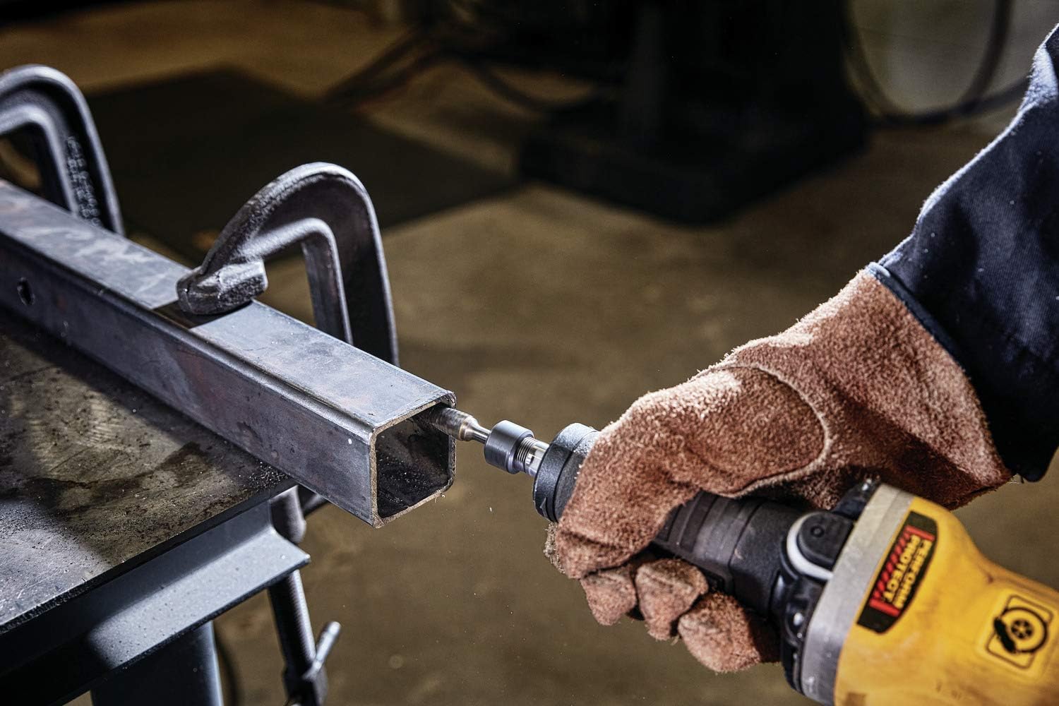 DEWALT DWE4997VS,  2" BRUSHLESS VARIABLE SPEED PADDLE SWITCH DIE GRINDER 7,500-25,000 WITH LOCK-ON - Image 11
