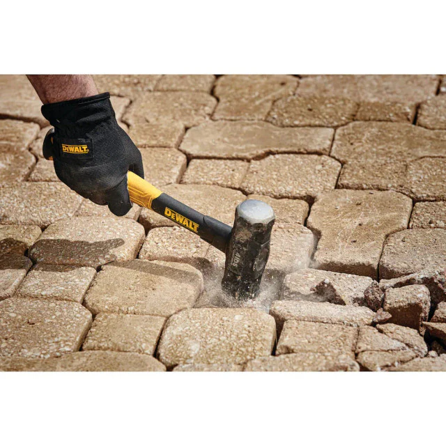 DEWALT DWHT56158, 2.5LB FG BLACKSMITH HAMMER - Image 3
