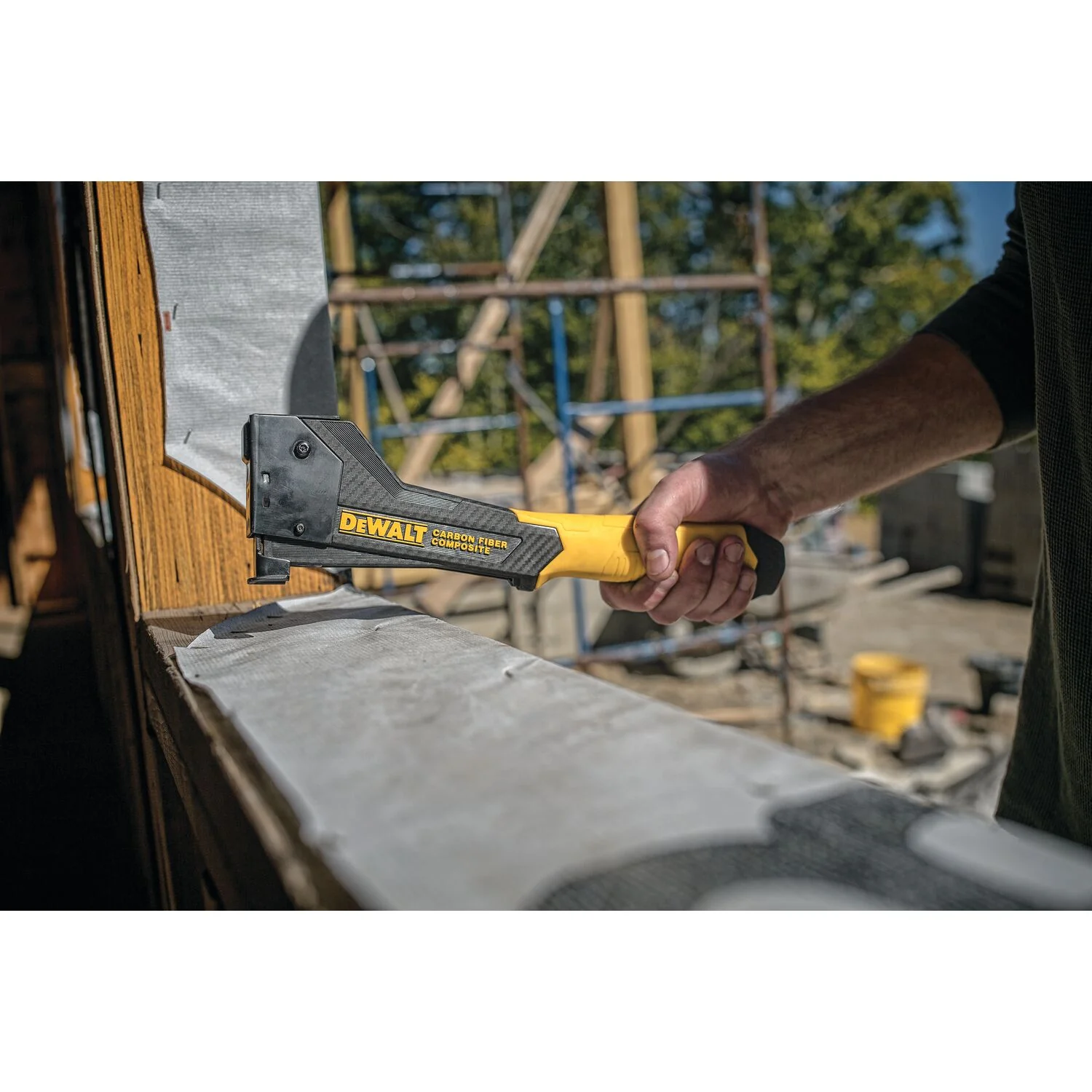 DEWALT DWHT75900, Carbon Fiber Composite Hammer Tacker - Image 2