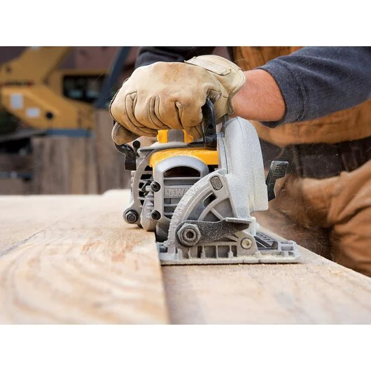 DEWALT DWS535, 7-1/4'' Worm Drive Circular Saw - Image 8