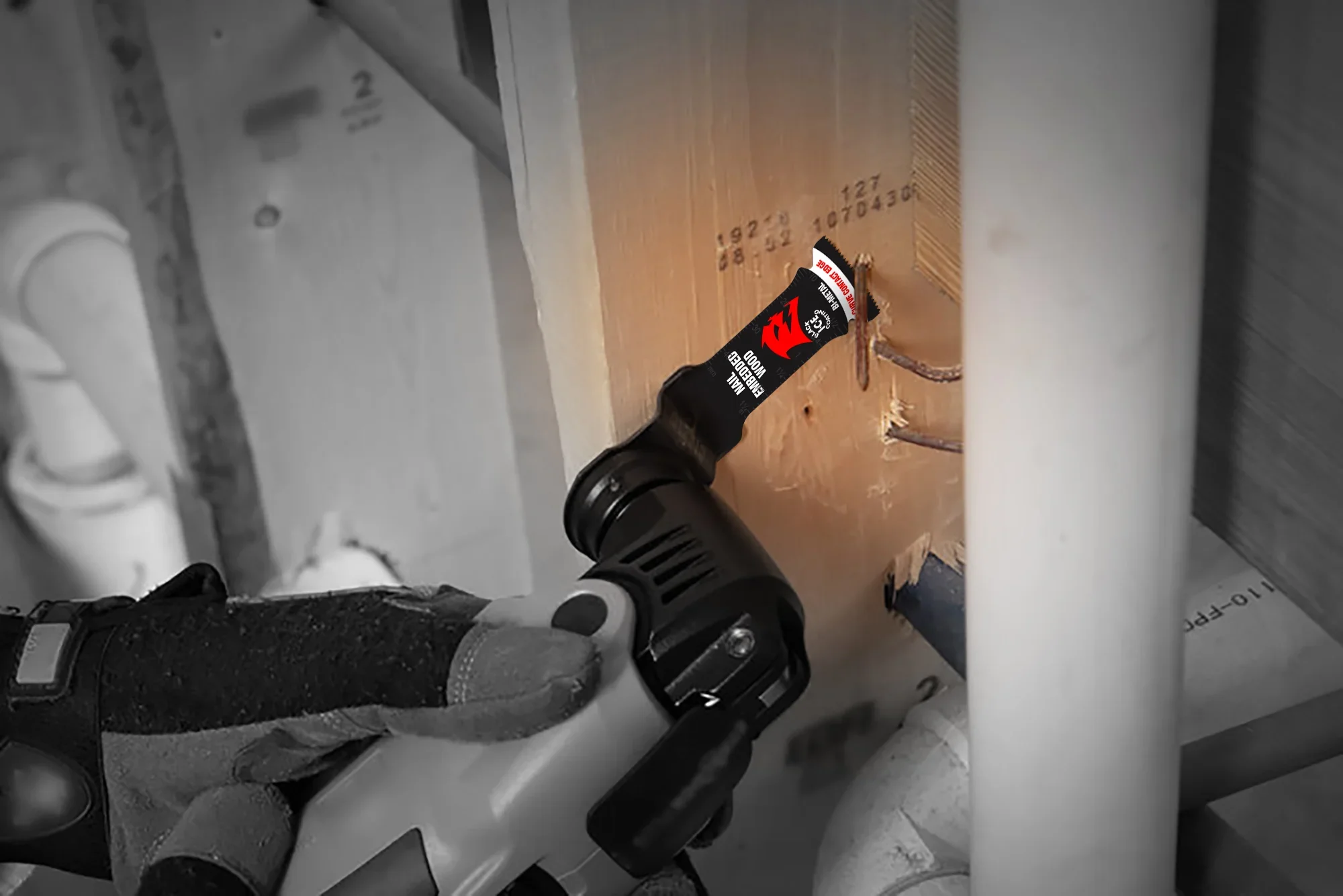 Diablo DOU125BW, 1-1/4" Demo Demon™ Universal Fit Bi-Metal Oscillating Blade for Nail-Embedded Wood - Image 3