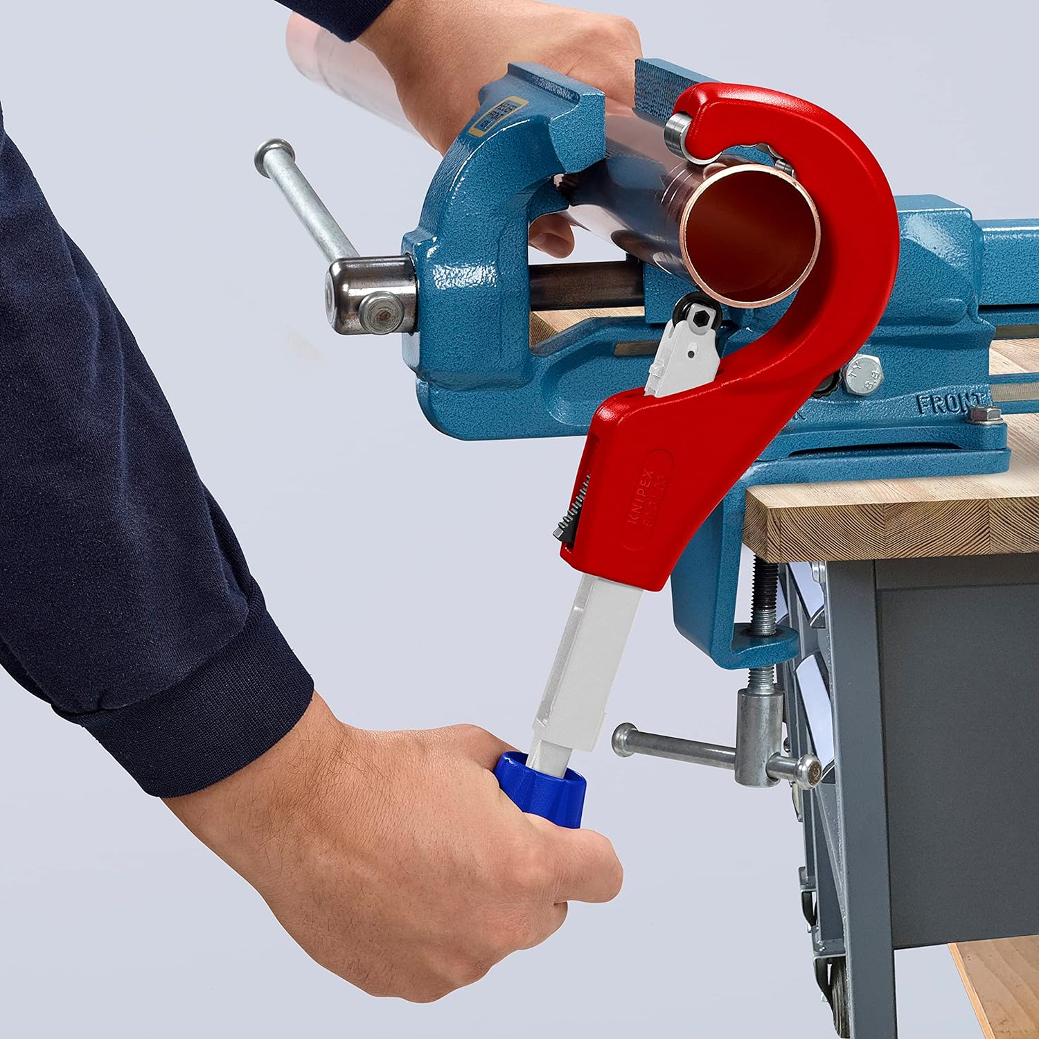 Knipex 90 31 03 BKA, 10 1/4" KNIPEX TubiX® XL Pipe Cutter - Image 4