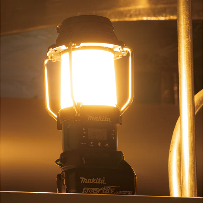 Makita DMR055, 18V LXT Lantern / Radio 260 Lumen (Tool Only) - Image 2