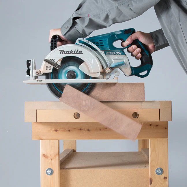 Makita DRS780PT2X, 18Vx2 (36V) LXT Brushless 7-1/4" Rear Handle Saw Kit - Image 3