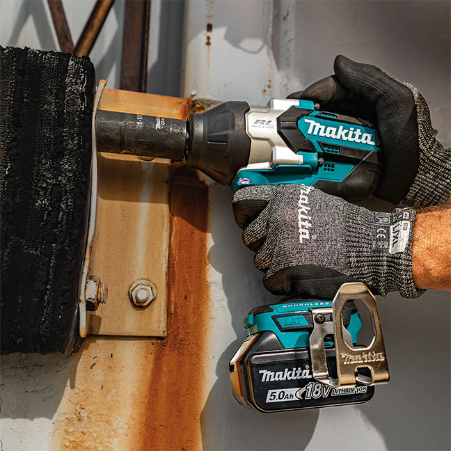 Makita DTW1004Z, 18V LXT Brushless High Torque 1/2" Impact Wrench (Tool Only) - Image 2
