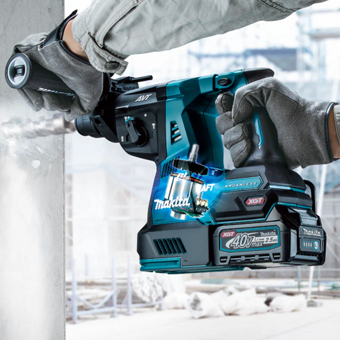 Makita HR003GM102, XGT 40V (4.0 Ah) MAX Li-Ion Brushless 1-1/8” SDS-Plus Rotary Hammer Kit - Image 2
