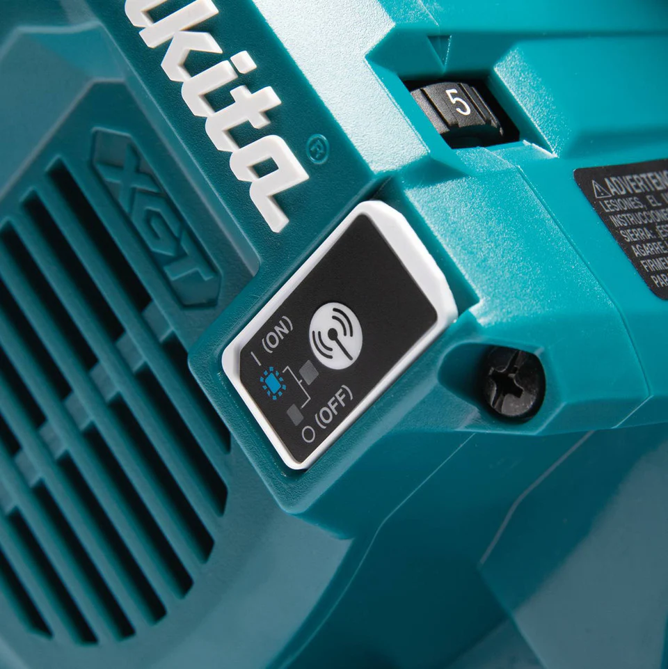 Makita SP001GZ05, 40V MAX XGT Li-Ion BL 6-1/2" Plunge Cut Circular Saw with Brushless Motor, AWS, and 55" Guide Rail - Image 7