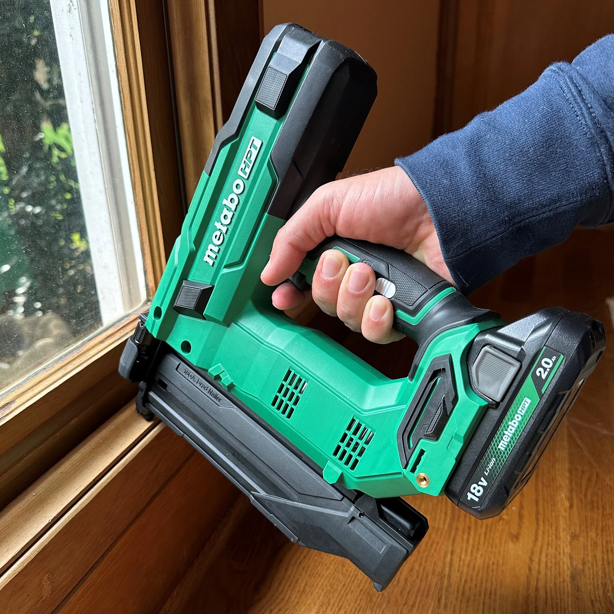 Metabo HPT NT1850DGM, 18V MULTIVOLT™ 18 GAUGE COMPACT BRAD NAILER (1 x 2.0Ah) - Image 4