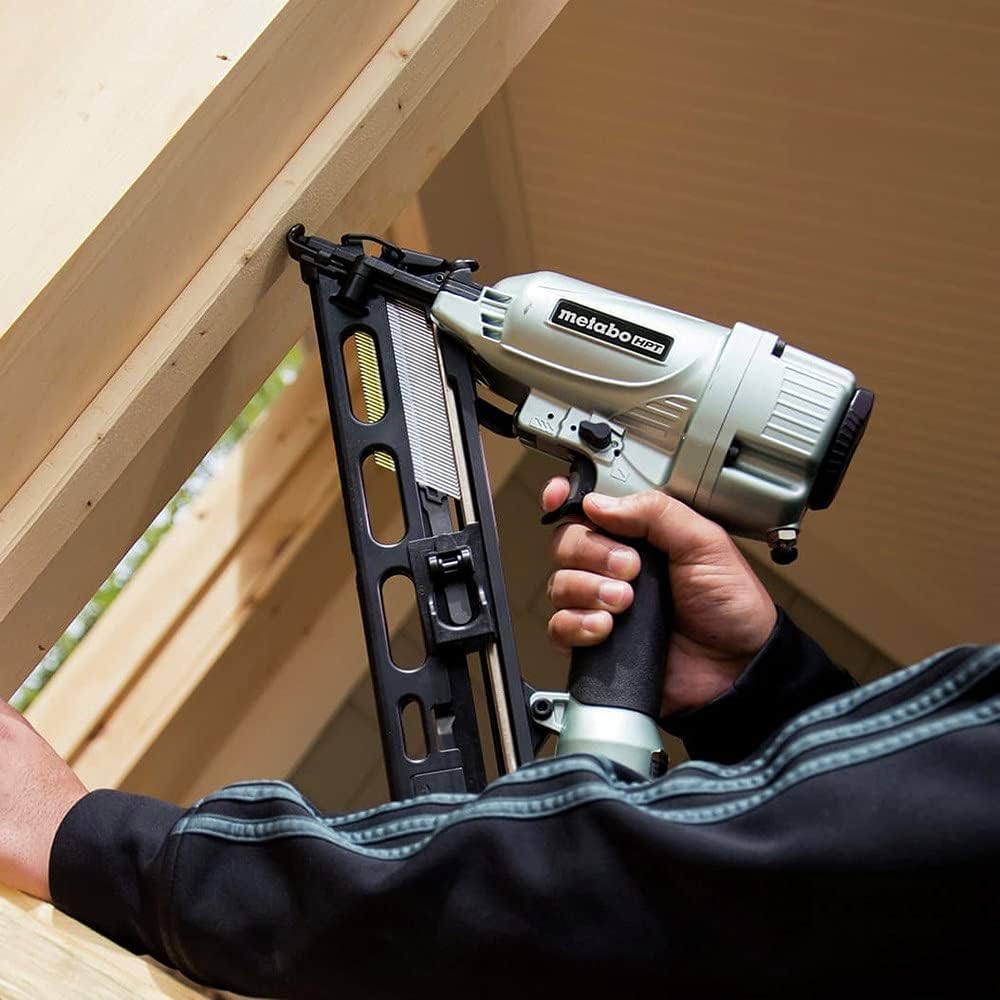 Metabo HPT NT65MA4, 2-1/2" 15ga Angled Finish Nailer with Air Duster - Image 7