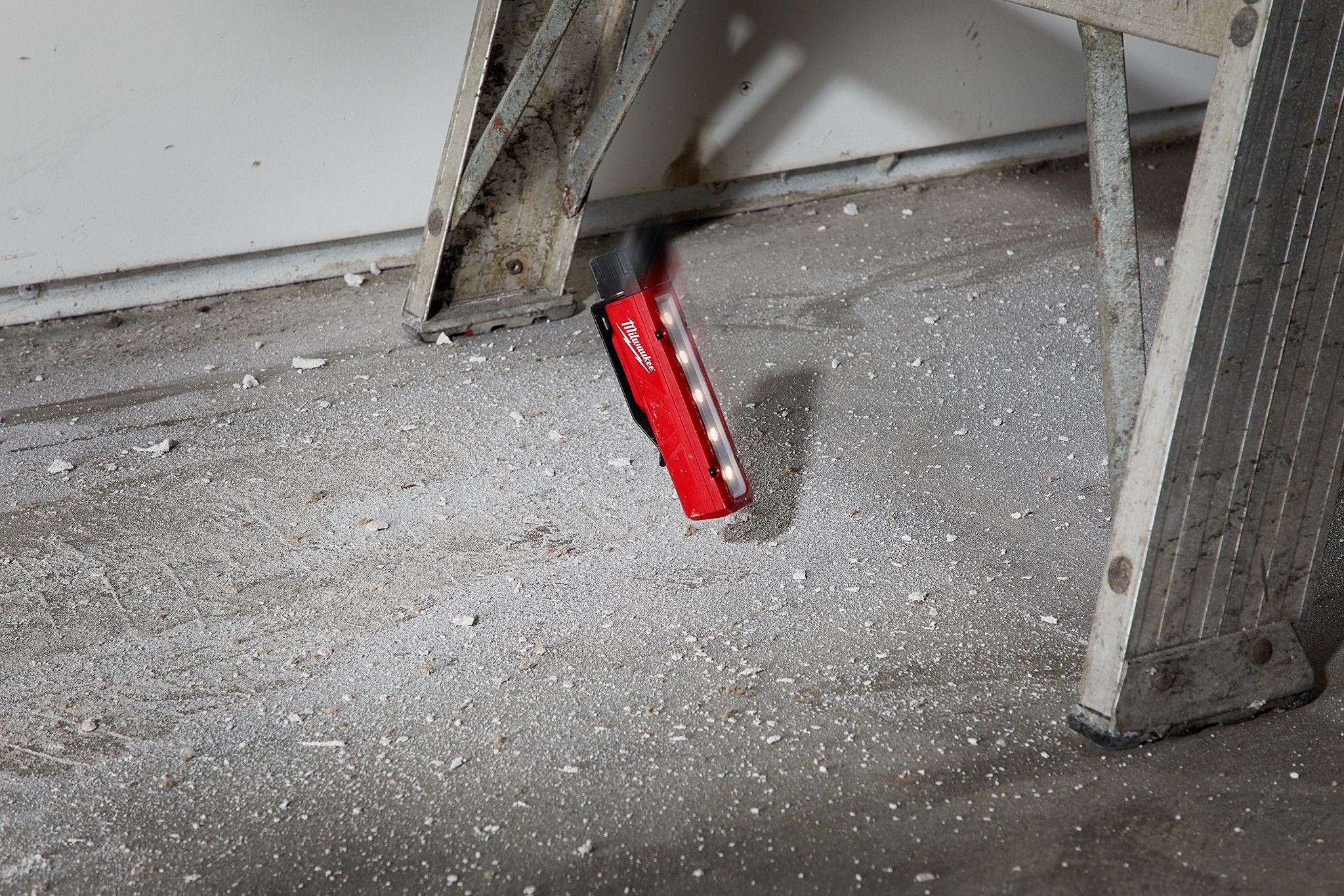 Milwaukee 2108, Rover Magnetic Flood Light - Image 4