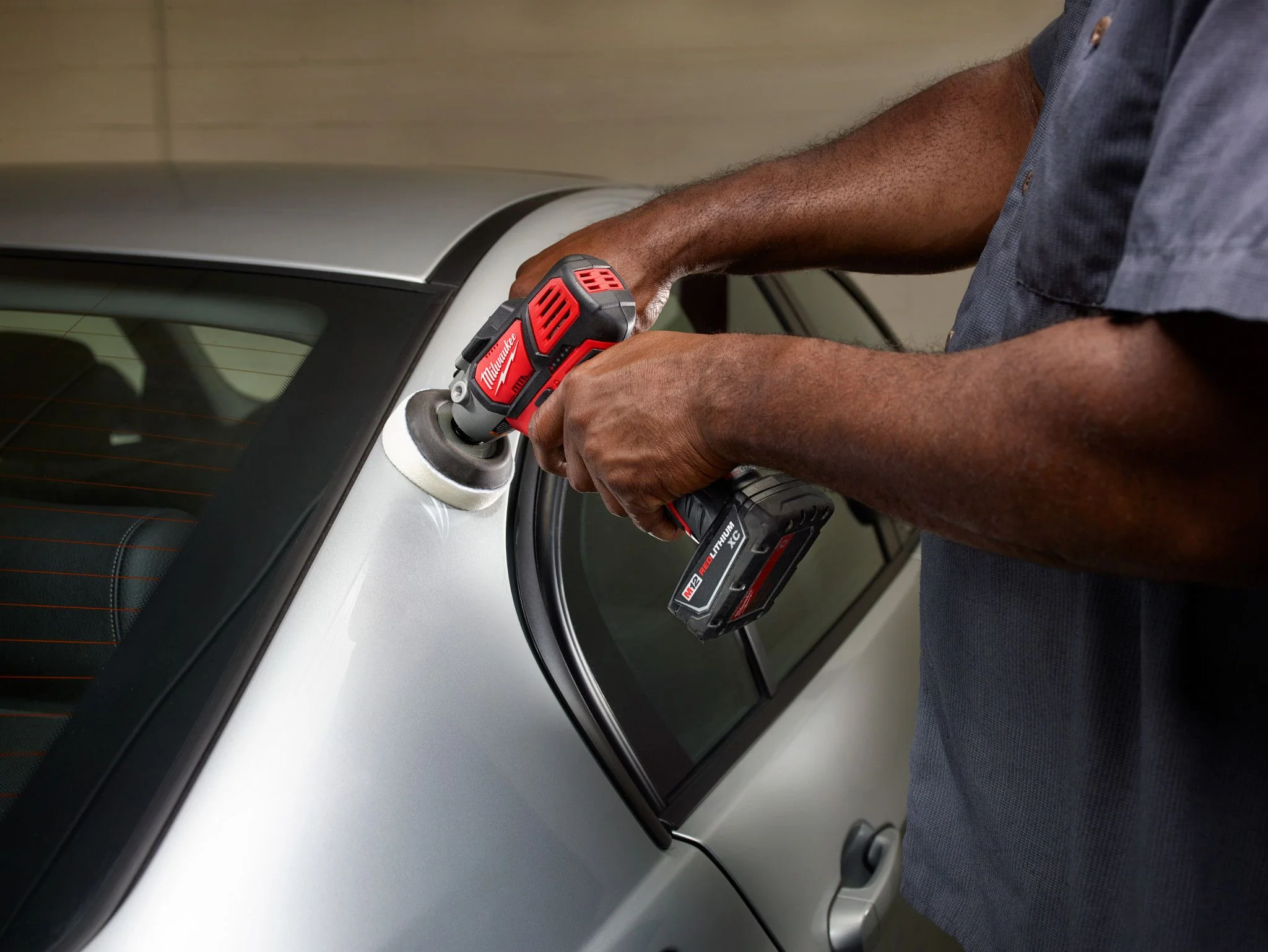 Milwaukee 2438-20, M12 Spot Polisher (Tool Only) - Image 3