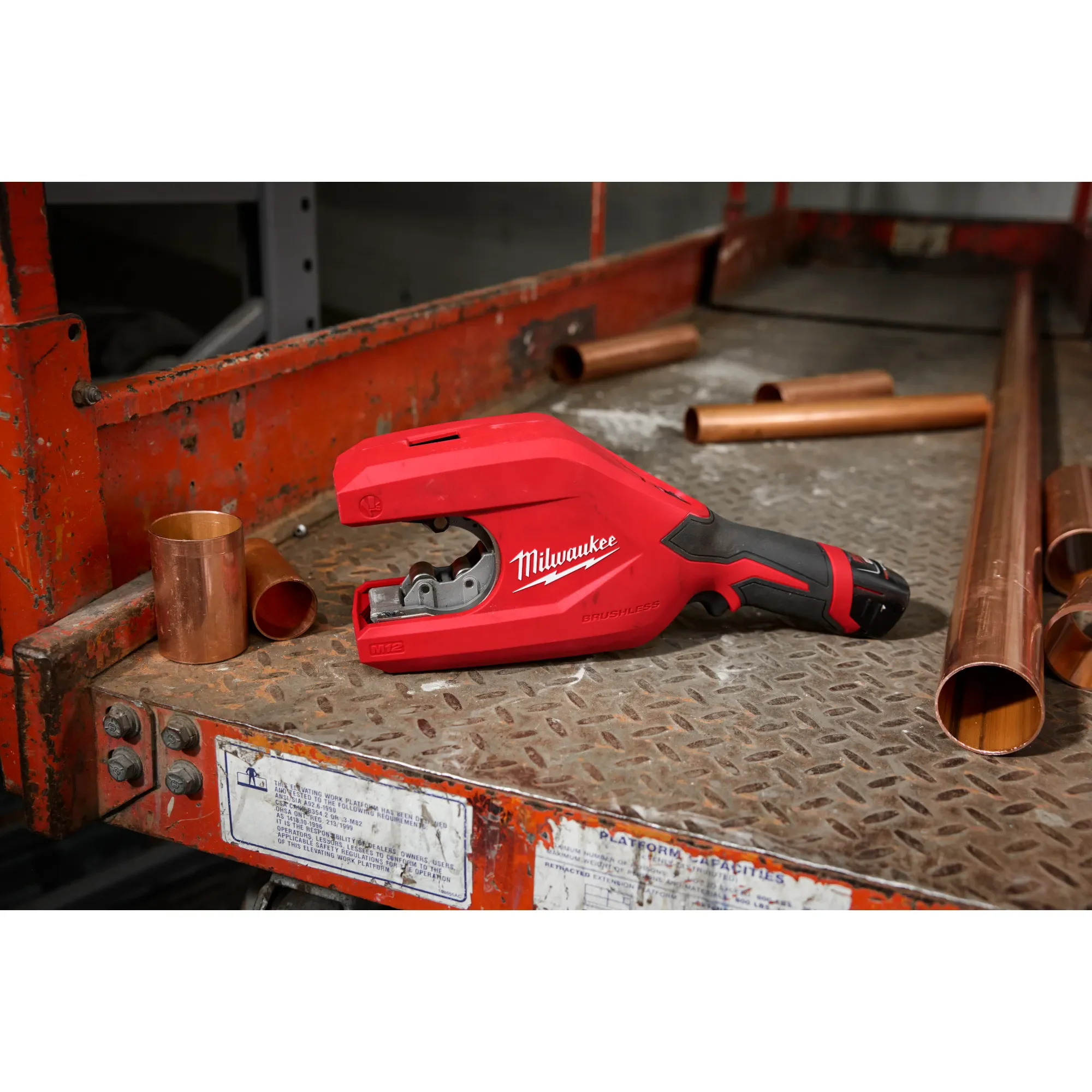 Milwaukee 2479-20, M12™ Brushless 1-1/4" - 2" Copper Tubing Cutter - Image 7