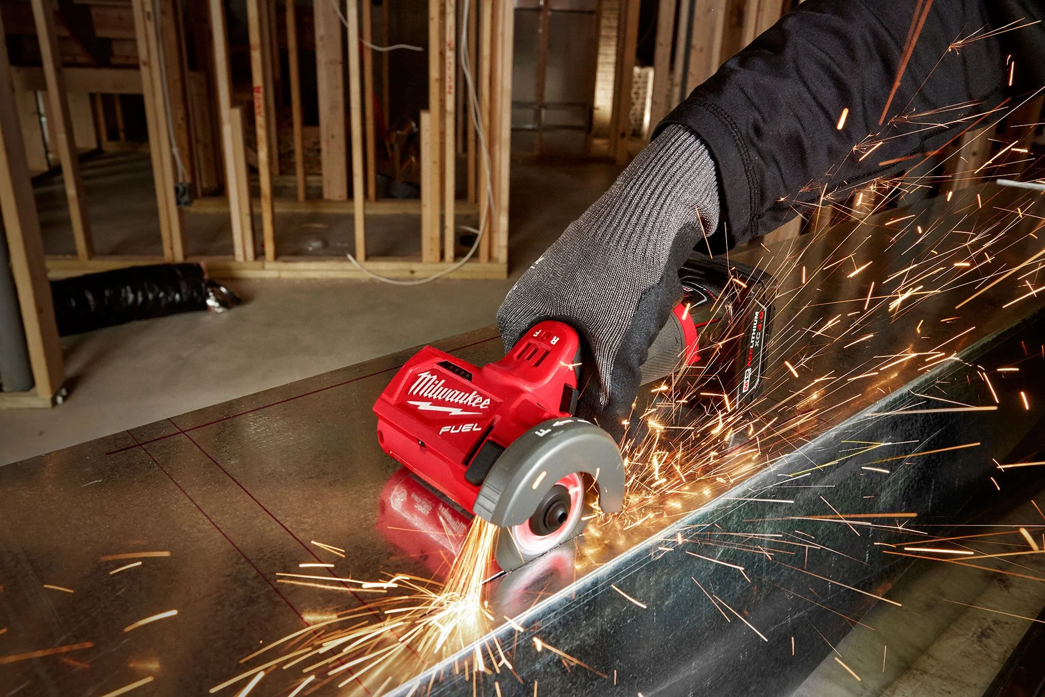 Milwaukee 2522-21XC, M12 FUEL 3" Compact Cut Off Tool Kit - Image 7