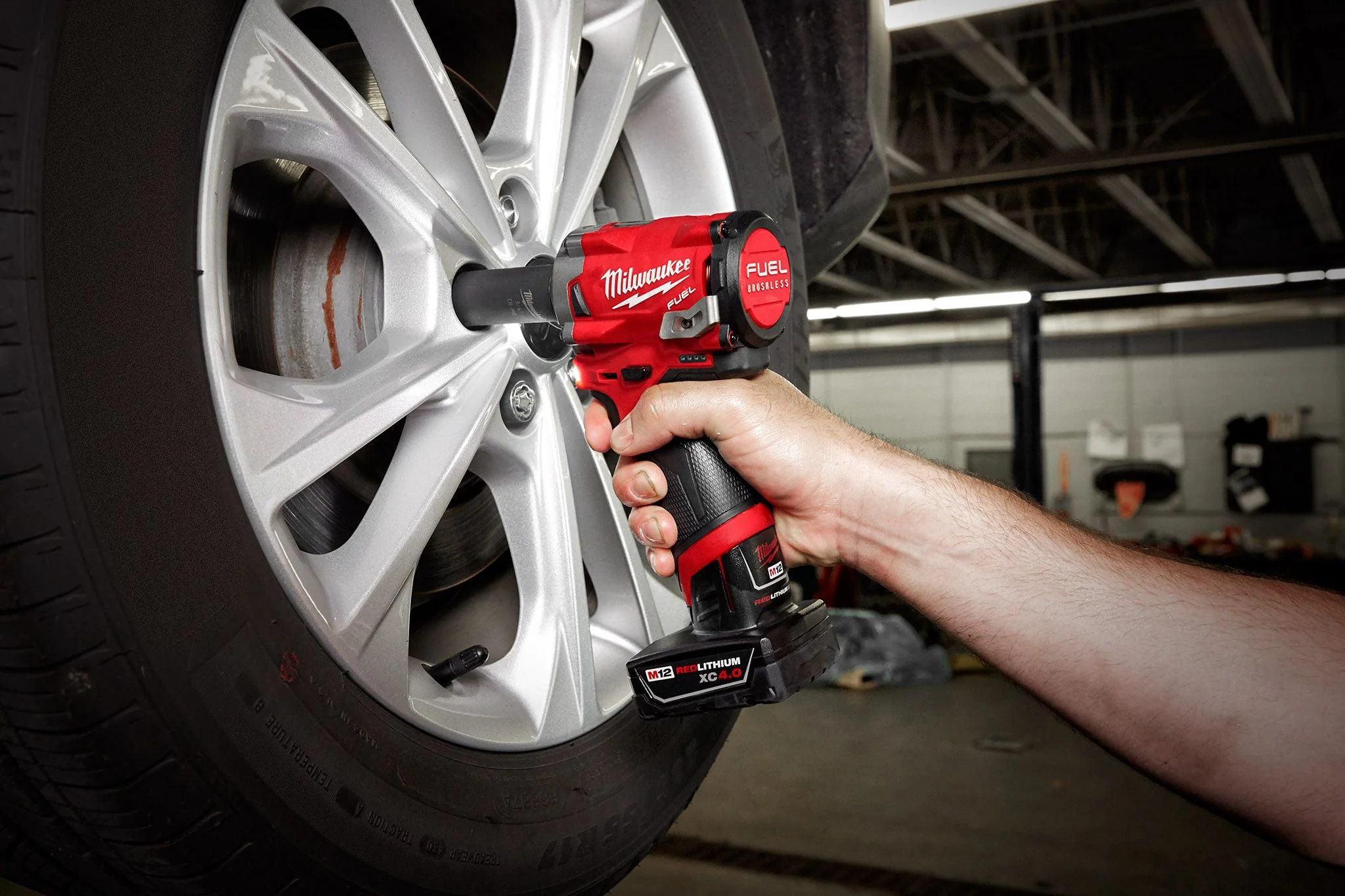 Milwaukee 2554-20, M12 FUEL 3/8" Stubby Impact Wrench (Tool Only) (DISCOUNTINUED) - Image 4