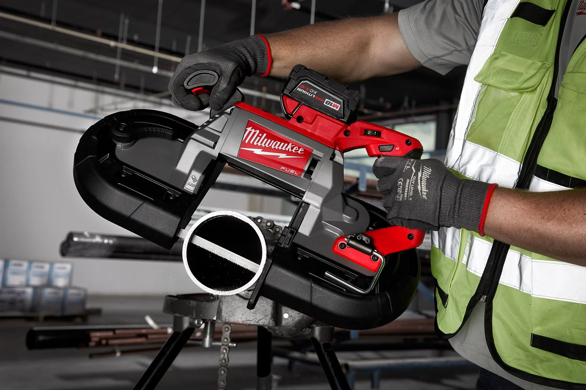 Milwaukee 2729S-20, M18 FUEL Deep Cut Dual-Trigger Band Saw (Tool Only) - Image 4