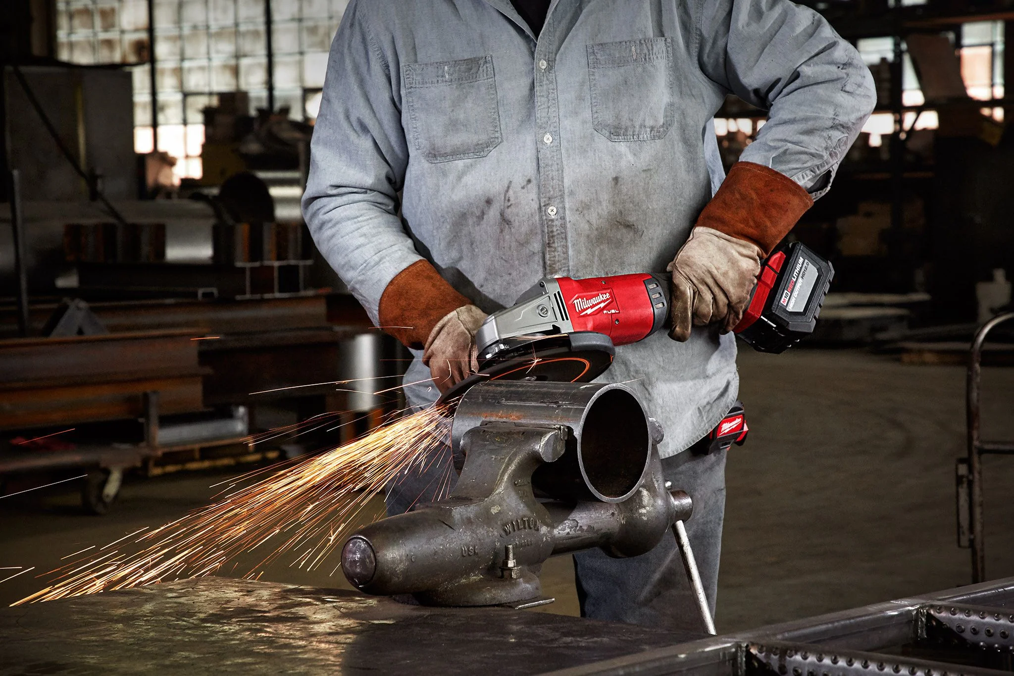 Milwaukee 2785-20, M18 FUEL 7" / 9" HP LARGE ANGLE GRINDER (Tool Only) - Image 4