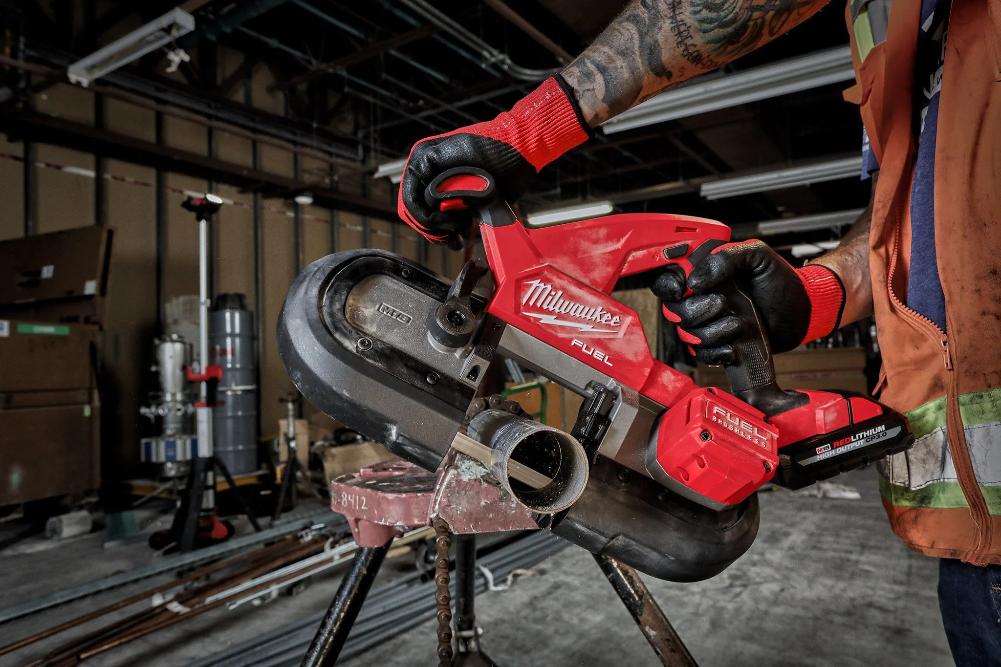 Milwaukee 2829S-20, M18 FUEL Compact Dual-Trigger Band Saw (Tool Only) - Image 2
