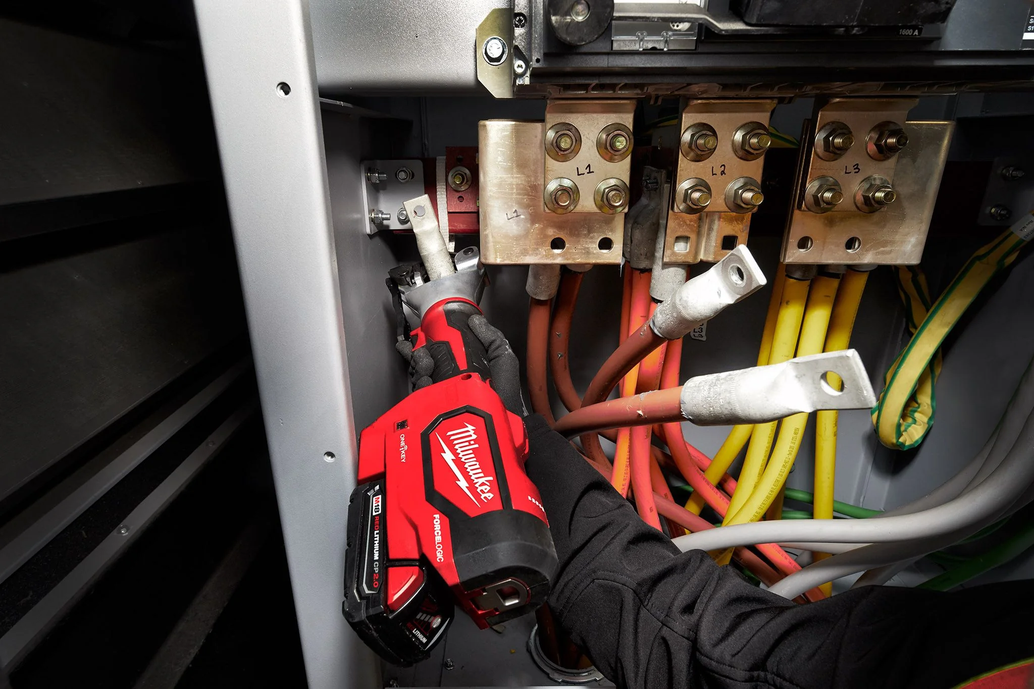 Milwaukee 2877-22, M18 FORCE LOGIC 750 MCM Dieless Crimper Kit - Image 4