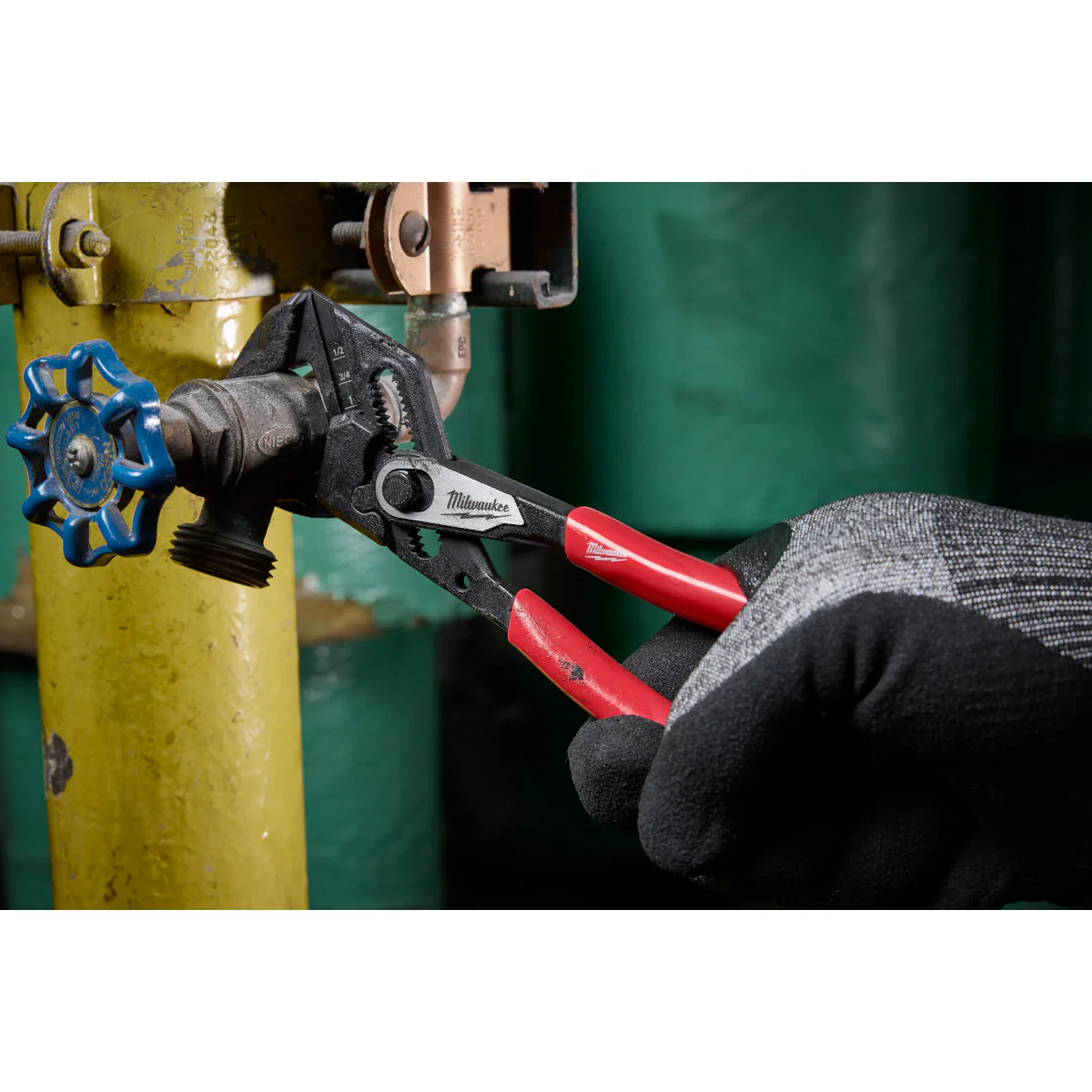 Milwaukee 48-22-6910, 10" Pliers Wrench - Image 10