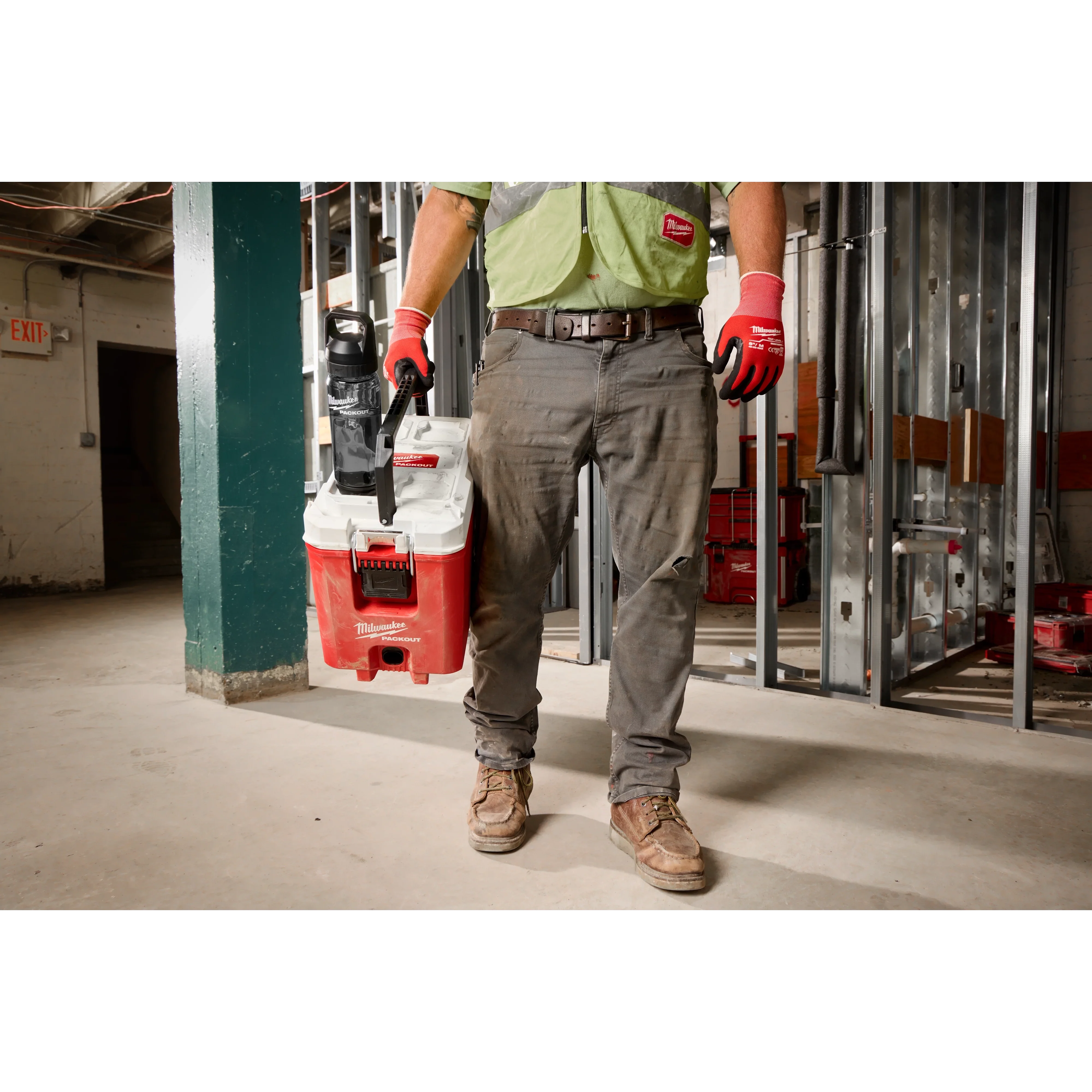 Milwaukee 48-22-8371B, PACKOUT™ 25oz Bottle with Chug Lid (Black) - Image 5