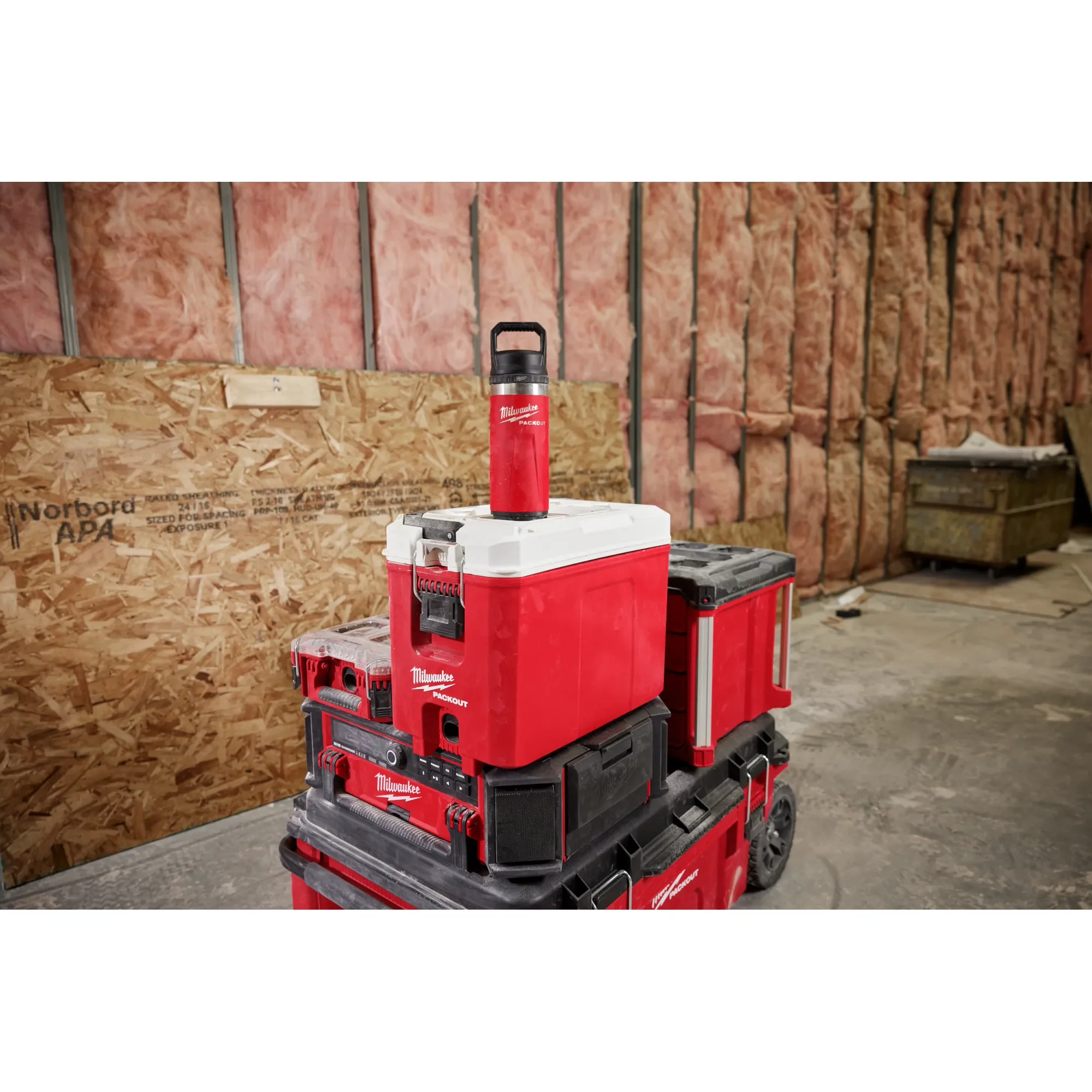 Milwaukee 48-22-8397R, PACKOUT™ 36oz Insulated Bottle with Chug Lid Red - Image 6