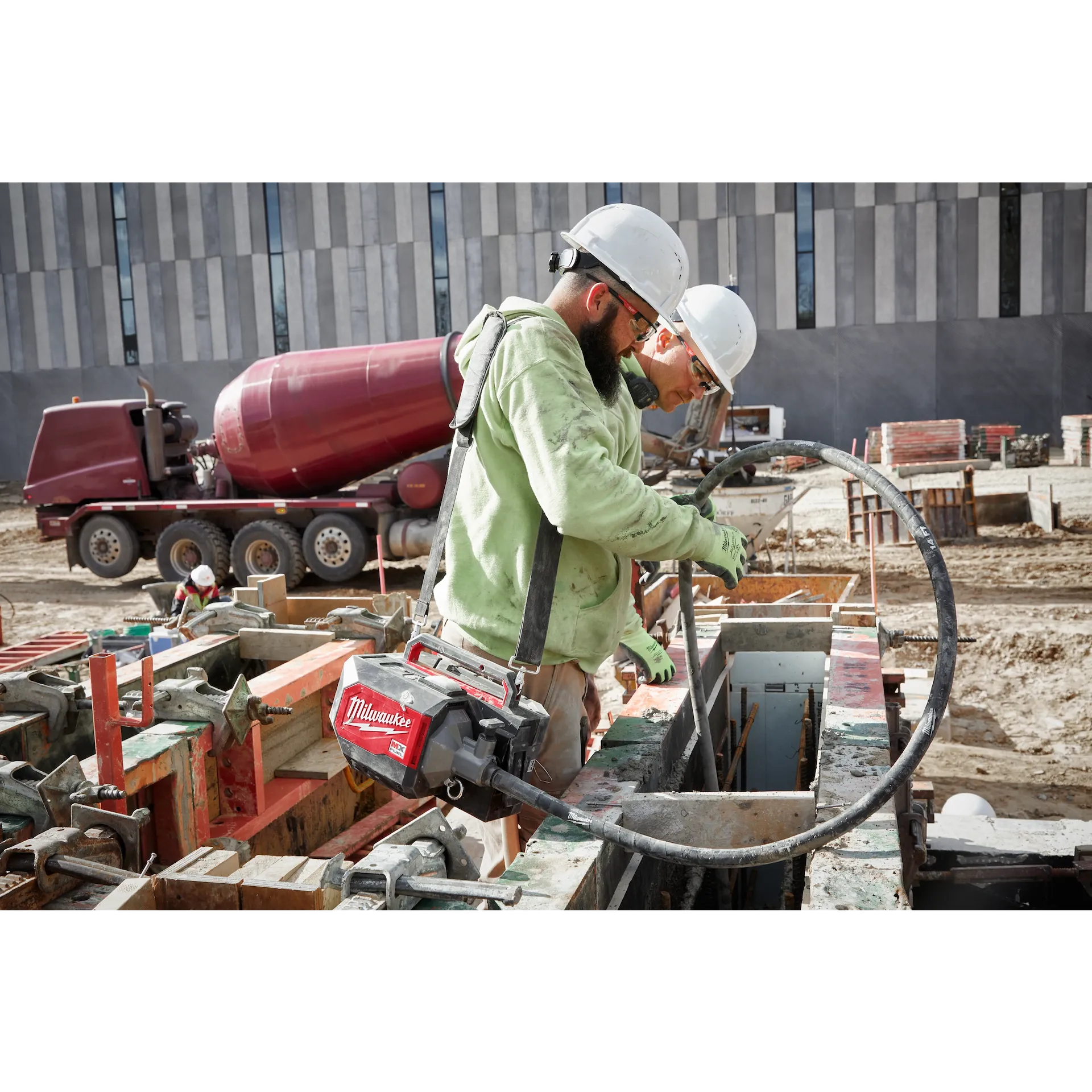 Milwaukee 48-37-5015, MX FUEL 1.5 In Concrete Vibrator Head - Image 4