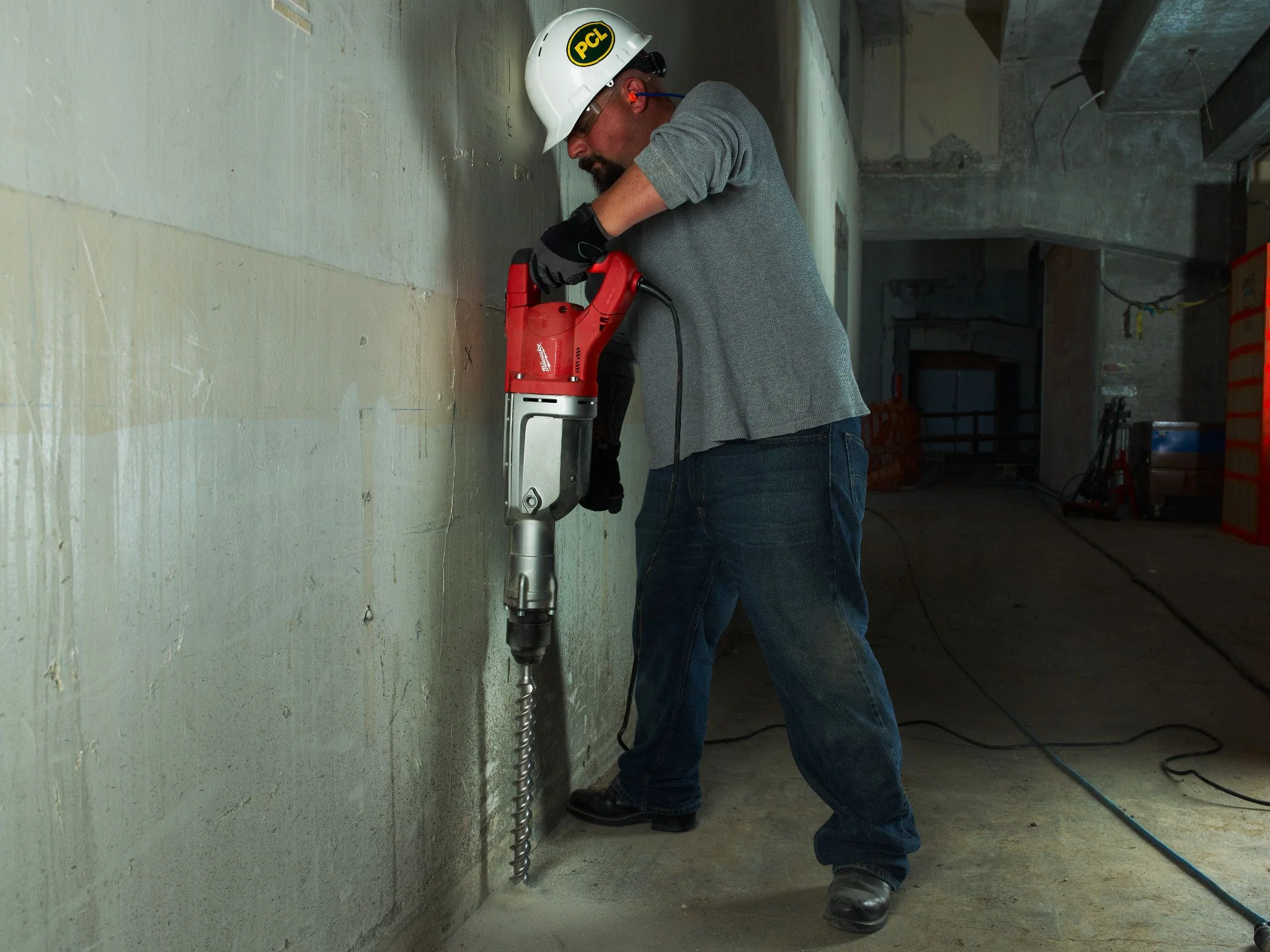 Milwaukee 5342-21, 2" SDS Max Rotary Hammer - Image 3