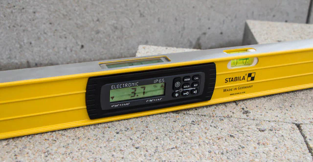 Stabila 36575, 72" IP65 Type 196-2 Digital TECH Level w/case - Image 4