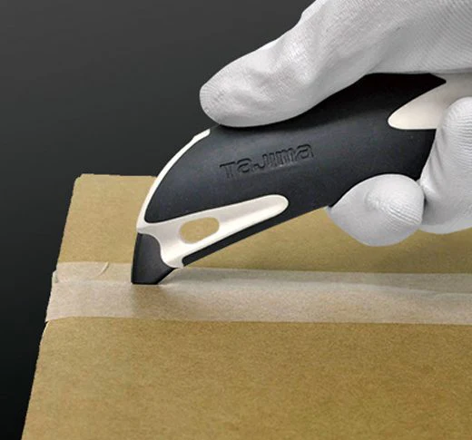 Tajima DFC560N, Premium Cutter Series, Super Hard Tip™, auto lock blade lock, 1x Razar Black Blade™ - Image 4
